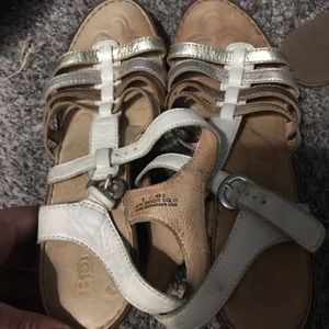 Strappy norm shoe size 9